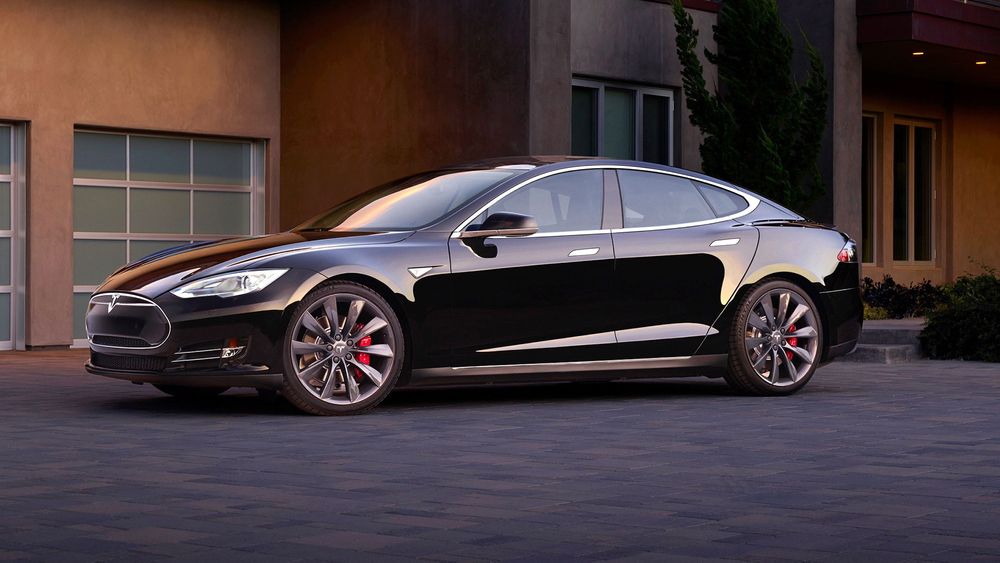 Det skjer noe med Tesla Model S på torsdag. 