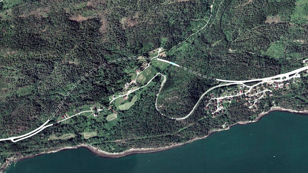 I dag har riksveg 662 vest for Molde kurvatur som en tømmerveg. Skanska skal drive de to tunnelene som vi gi den en kurvatur som en riksveg. (Ill.: Statens vegvesen)