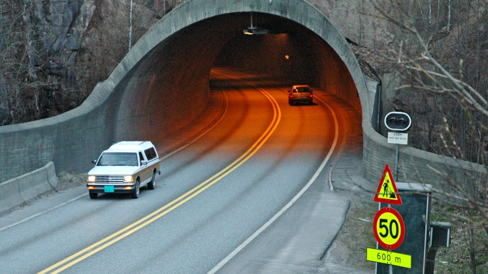 Oppgraderingen av Kleivene tunnel på E 18 blir vesentlig billigere etter at Vegvesenet bestemte seg for å dele opp jobben i mange oppdrag.