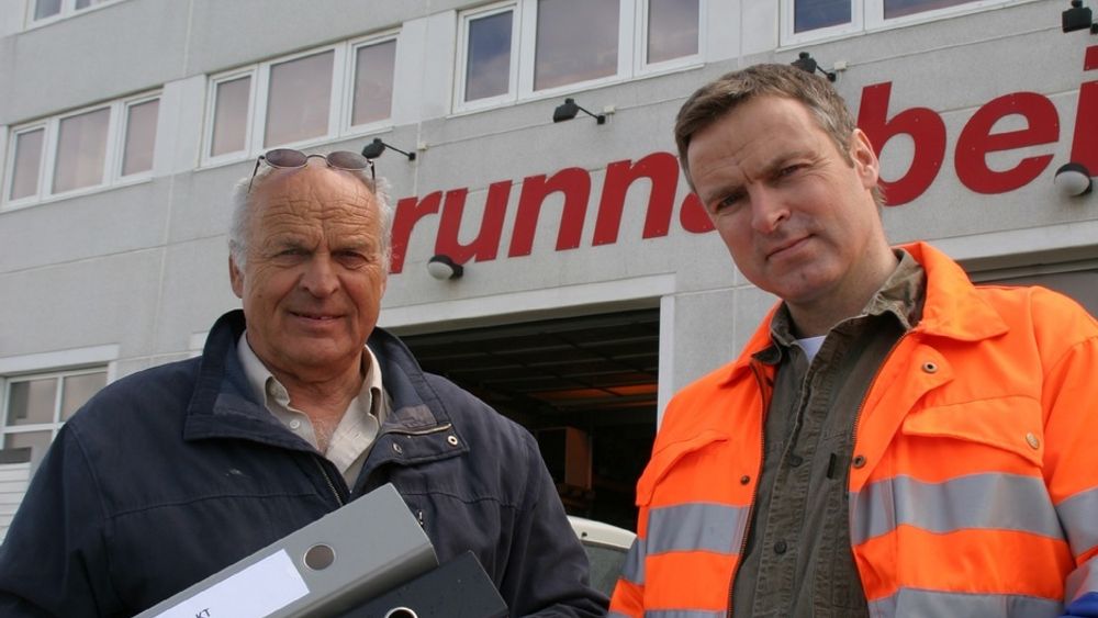 Per Kristian Alstad (tv.) blir medeier med 25 prosent i det nye Teknobygg Anlegg AS. Her sammen med sønnen John Peter Alstad.
