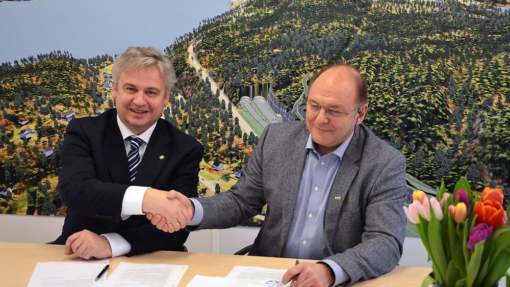 Signerte storkontrakt om ny E18-parsell - Tu.no