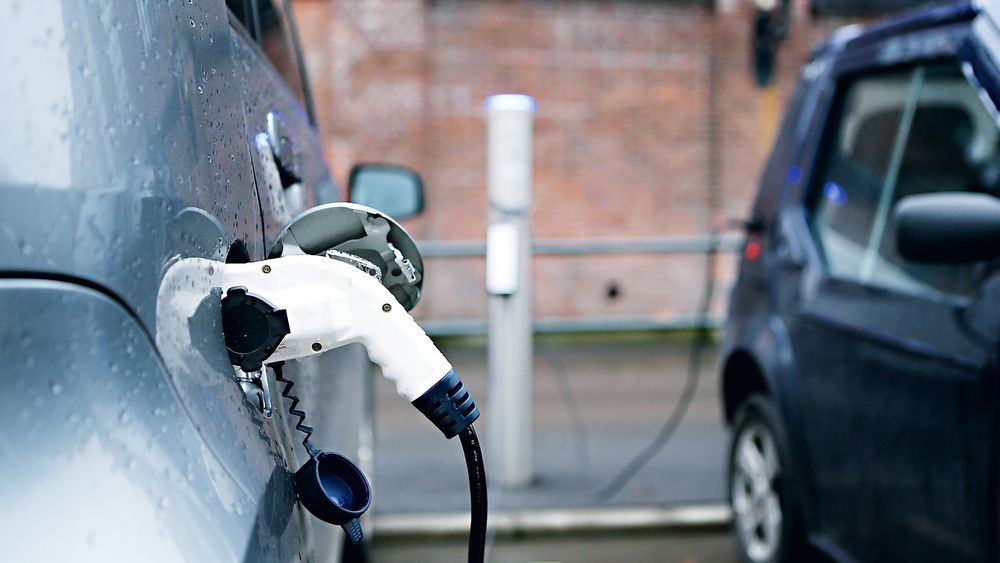Alle russiske bensinstasjoner må etter ny lov ha lademuligheter for elbiler på plass innen november 2016-