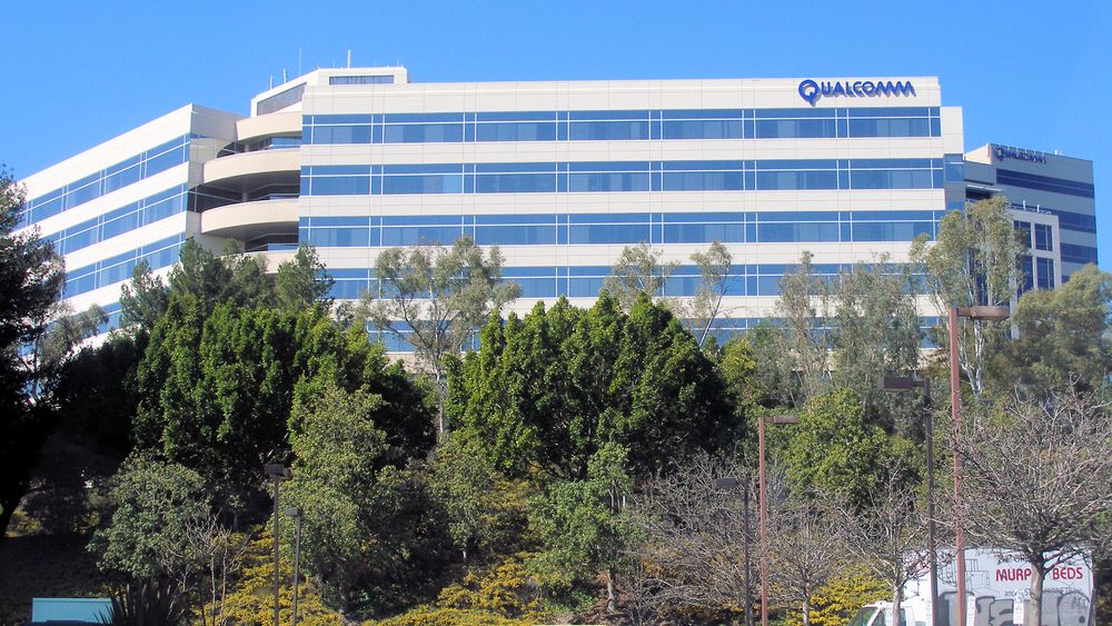 Qualcomm kan være nødt til å kutte stort, og kanskje dele seg opp, sier kildene.