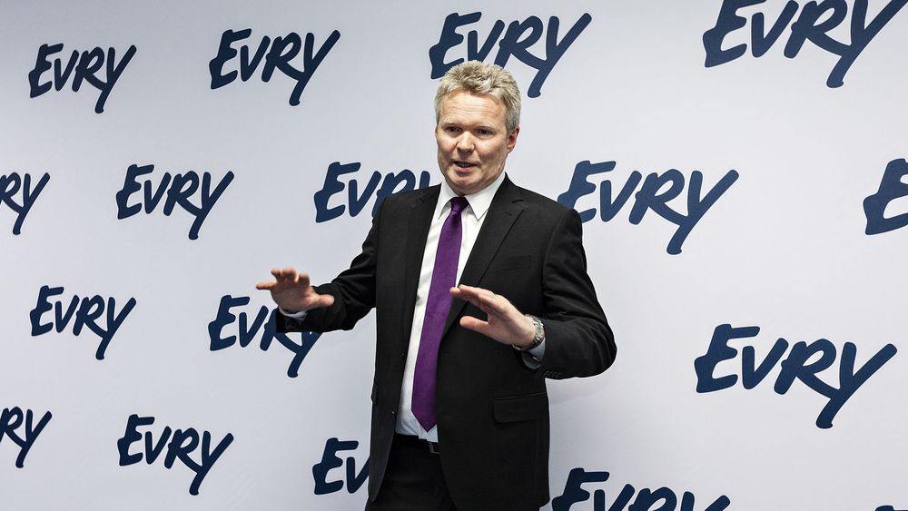 Konsernsjef Terje Mjøs ledet seremonien 17. mars 2012 da EDB Ergogroup offisielt skiftet navn til Evry.