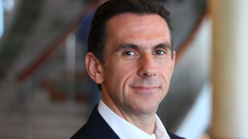 Timo Elliott har vært med i Business Objects omtrent siden starten, og er en av SAPs fremste autoriteter innen beslutningsstøtteog forretningsanalyse.