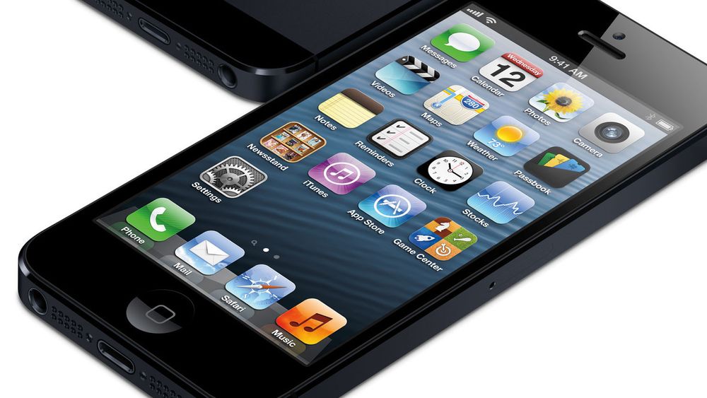 iPhone 5 bidrar til betydelig økte markedsandeler for Apple i fjerde kvartal av 2012, men ikke helt på nivå med det som ble oppnådd i samme kvartal i 2011.