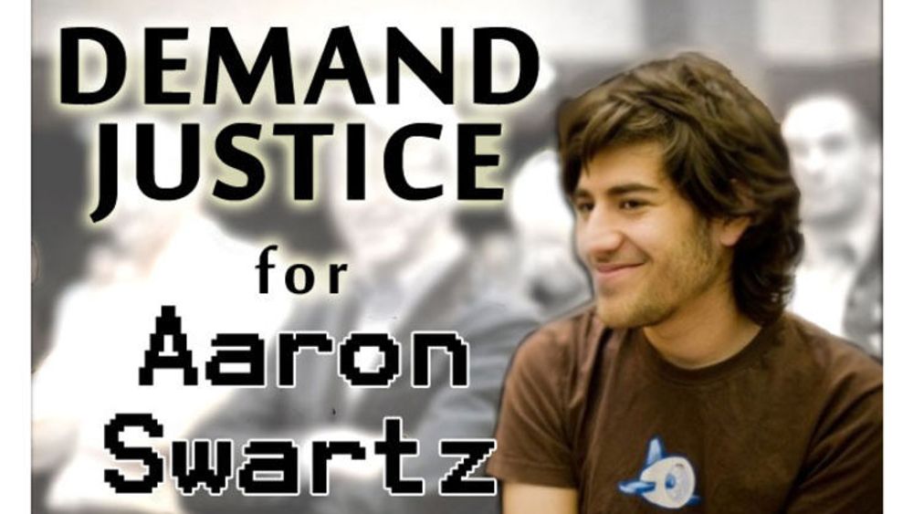 Demand Progress, bevegelsen initiert av Aaron Swartz for å bekjempe SOPA (Stop Online Piracy Act), ber om man skriver under på et krav om at USA må få en ny justisminister.