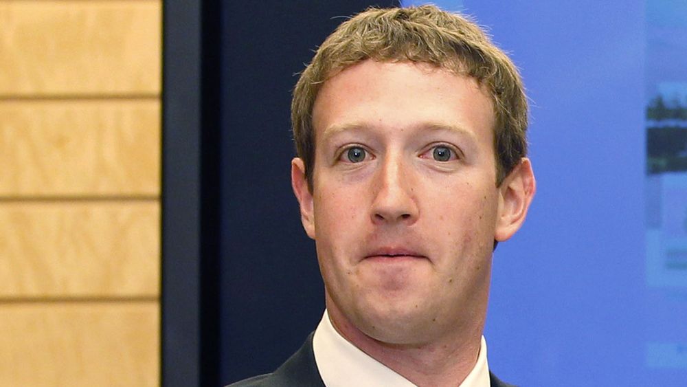 Mark Zuckerberg har all grunn til å være fornøyd. 28-åringen har gått forbi Larry Page og Sergei Brin på listen over de rikeste i verden og han har rundt 100 milliarder kroner til å kjøpe opp eller investere for. 
