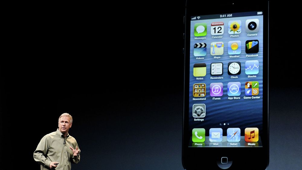 Apples markedssjef, Phil Schiller, stod for deler av presentasjonen av selskapets nye smartmobil, iPhone 5.