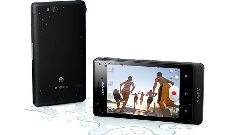 Sony Xperia Go er den eneste nykommeren i NetComs topp ti-liste for august. Den skal blant annet kunne tåle litt vannsprut.