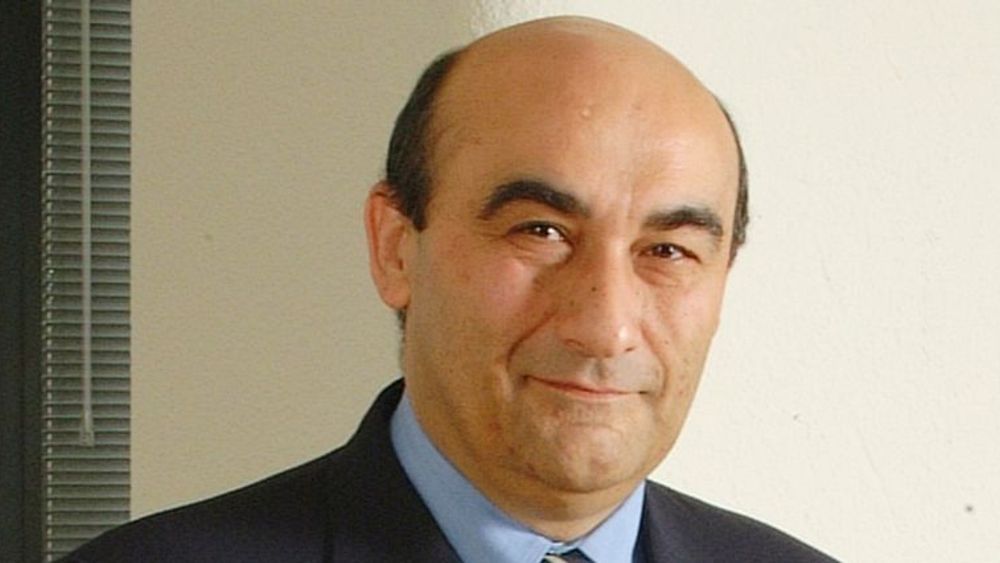 Acer mener deres tidligere toppsjef Gianfranco Lanci har begått både kontraktsbrudd og underslag.