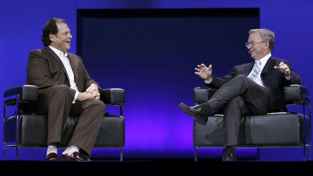 Eric Schmidt (til h.) kom med brukertall for Google Apps under en samtale med Salesforce-sjef Marc Benioff på Dreamforce-konferansen i San Francisco i går.