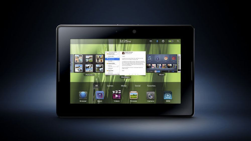 Blant egenskapene til RIMs iPad-utfordrer Playbook, er sanntidsoperativsystemet QNX, med støtte for fleroppgavekjøring, flerkjernede prosessorer, Adobe Flash og Java.