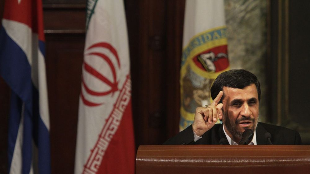 Nytt Stuxnet? Iran både bekrefter og avkrefter nye kyberangrep mot landet, angrep de hevder stammer fra sine fiender USA og Israel. Bildet viser Irans president Mahmoud Ahmadinejad.