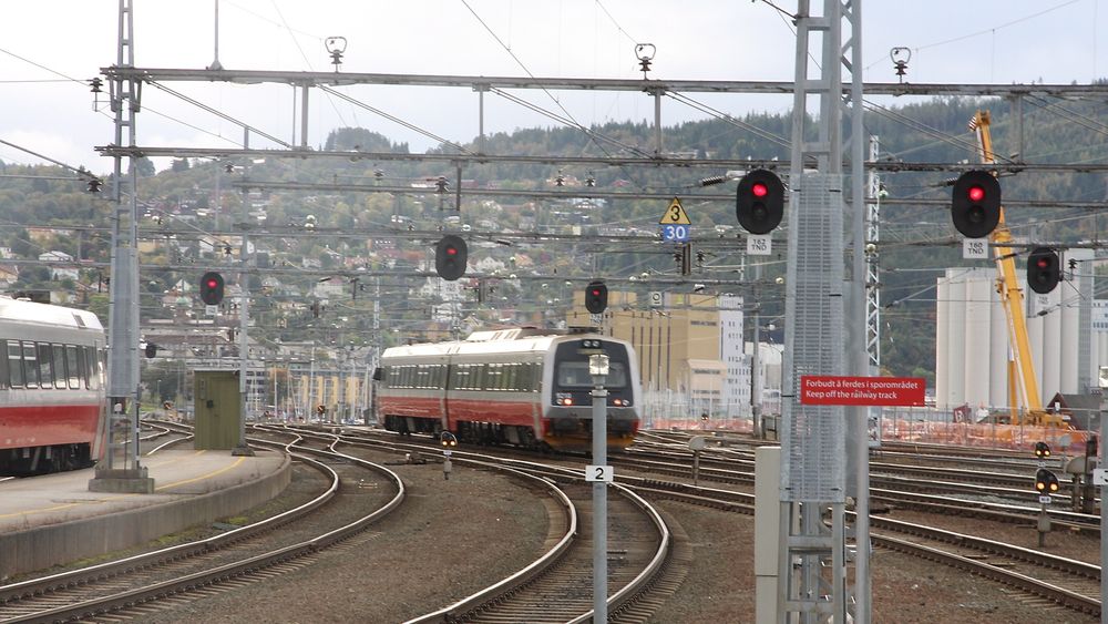 Siden dagens signalanlegg er fra 1960-tallet må det investeres i nye anlegg på alle nye strekninger som settes i drift før den endelige utrullingen av ERTMS om 10-15 år. 