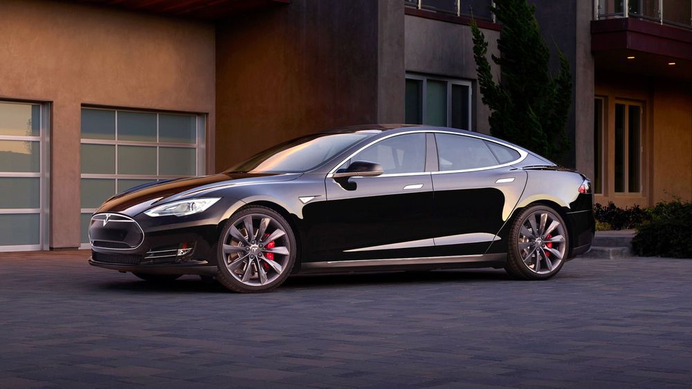 Tesla-gründer Elon Musk mener menneskestyrte biler vil lide samme skjebne som heisvaktene. 