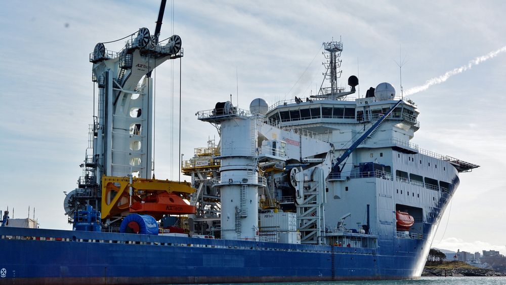 Axtech har blant annet laget et løftesystem på skipet North Sea Giant som skulle kunne løfte opptil 420 tonn i 9 meter høye bølger på Åsgard-feltet i Norskehavet.