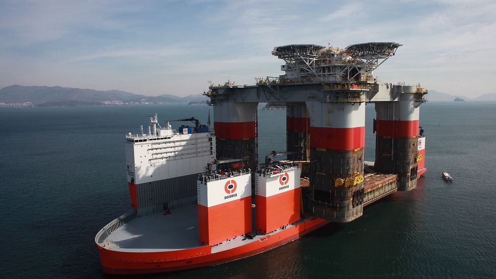 "Dockwise Vanguard" kommer til Nord-Norge etter at den har levert sin første last i USA.
