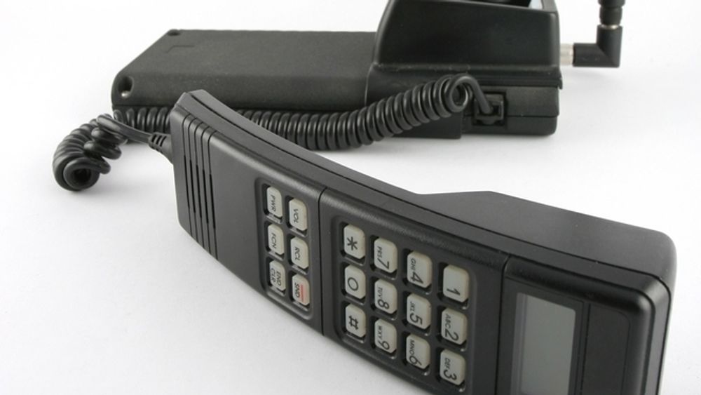 Mange husker de gamle NMT 450-telefonene med glede. 450-nettets overlegne dekning gjorde dem til et innlysende førstevalg på hytta.
