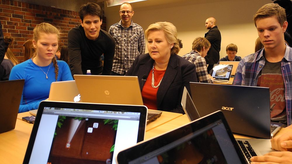 Dårlige PISA-skåringer, norsk programvare og inspirasjon fra Washington har munnet ut i et algebramaraton ved norske skoler. Her er statsminister Erna Solberg under åpningen ved Sandnes vgs. mandag.