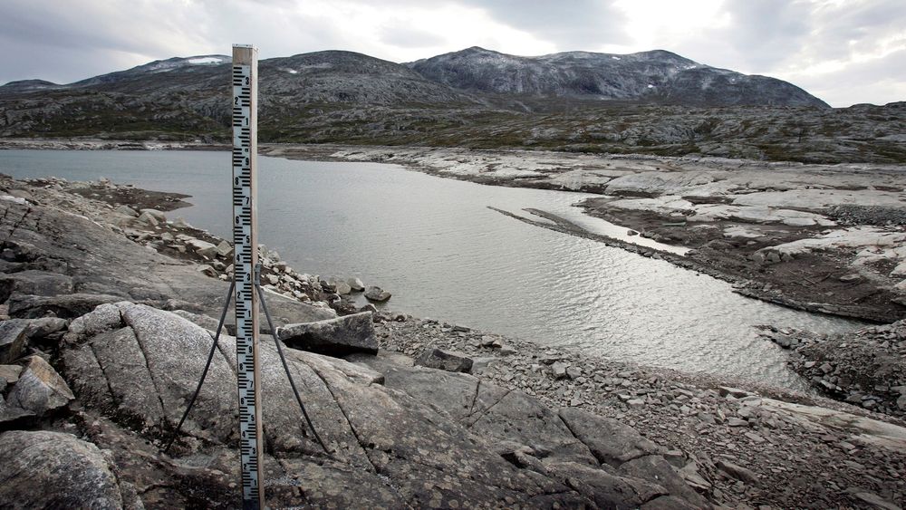 Tilsiget til det norske kraftsystemet kan variere enormt mye fra år til år, men utenlandskablene kan bidra til å unngå rasjonering.