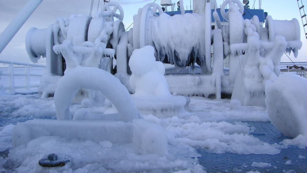 Kaldt: Her har et skip blitt fullstendig nediset i møtet med den arktiske kulden. 