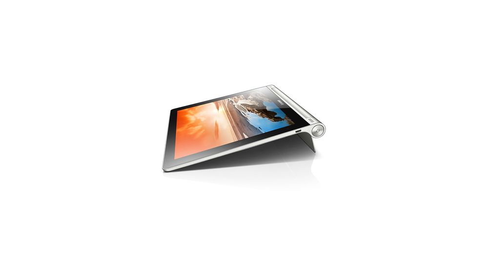 Lenovo Yoga Tablet 10 har en fot du kan vippe ut. Det gjør at det kan stå av seg selv, og vippes litt opp når det ligger på et bord. 