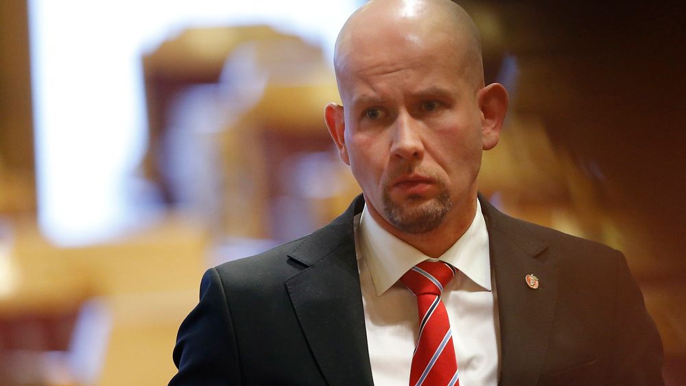 Energimeldingen skal legges fram i 2015 og gi forutsigbarhet til energibransjen, sa energiminister Tord Lien (Frp) på Stortinget onsdag.