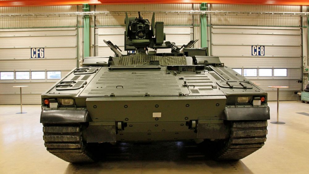 Norge har fått levert den første CV90 multivogna som det er bestilt 16 eksemplarer av. 