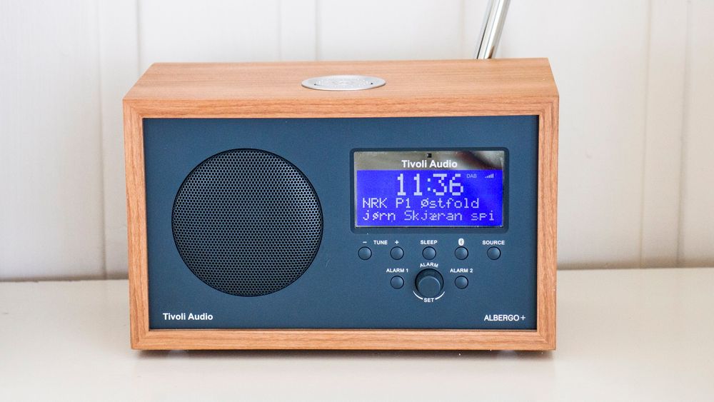 Stort display: Det store blå displayet kjennetegner Tivolis radioer. Albergo+ har to alarmer og gjør den godt egnet som klokkeradio.  