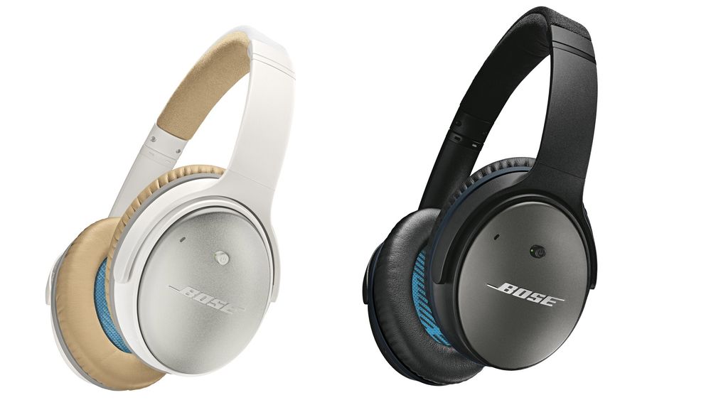 Bort med den grå overflaten fra de tidligere modellene, og inn med hvitt og svart med blå detaljer i nye Bose QuietComfort 25. 
