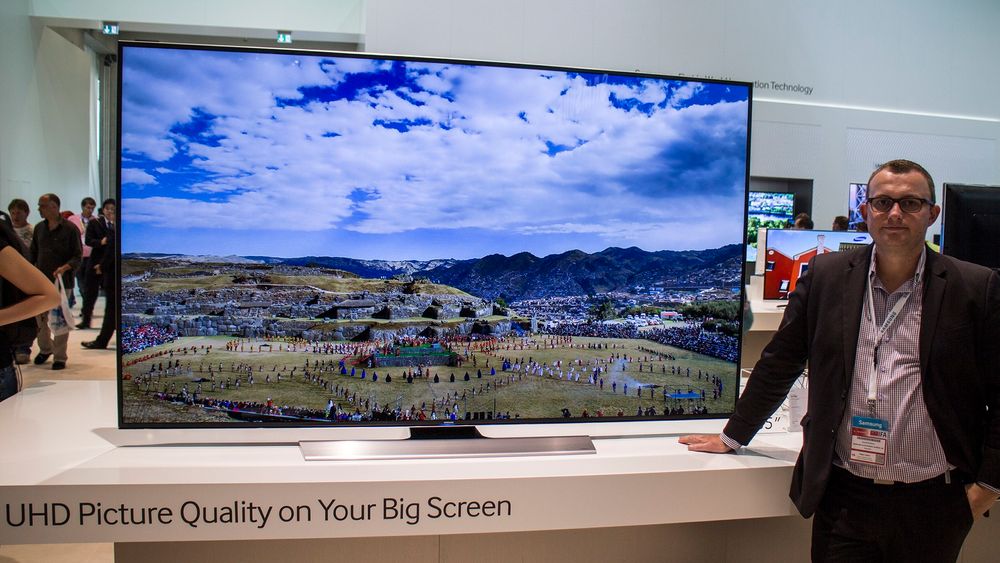 Til de store stuene: Produktsjef for TV i Samsung Knut Erik Rørnes tror 85 tommeren kommer til å appellere til mange når den nå snart kommer på markedet 
