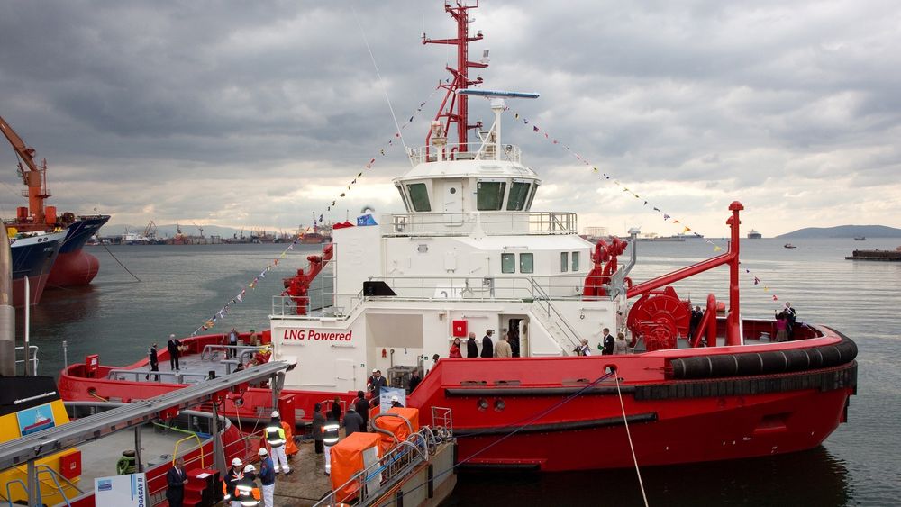 Buksér og Berging har fått verdens første gassdrevne taubåt. Dåp og overlevering av Borgøy fant sted i hos verftet Sanmar i Istanbul i Tyrkia lørdag 5. oktober 2013. 