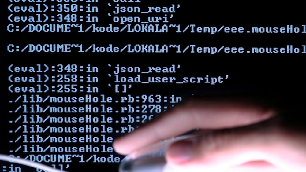 CYBERKRIG?: Stadig flere spekulerer på om Stuxnet-ormen, som også har rammet Norge, kan være politisk motivert.