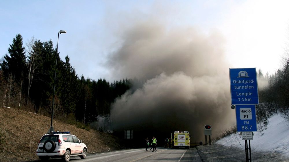 Vegdirektoratet ser ikke bort fra at det nye slukningsmiddelet kan egne seg godt til tunnelbranner. Illustrasjonsfoto. 