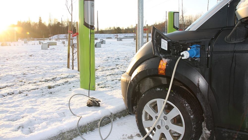 Det kom sterke reaksjoner fra elbilentusiastene da det viste seg at Regjeringen ville kutte tilskuddet til miljøvennlig transport.