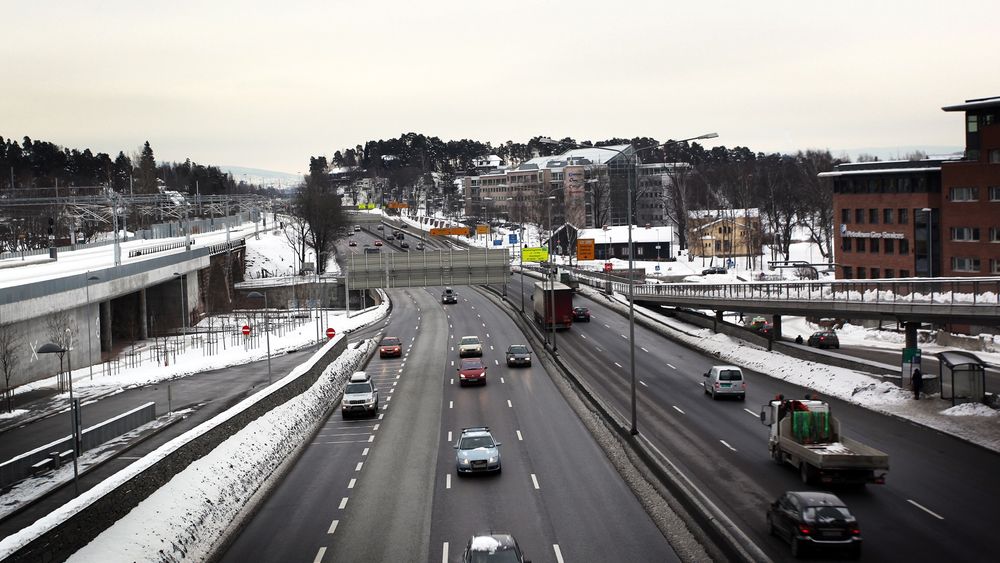 10 milliarder skal brukes på å ruste opp E18 vest for Oslo. Her fra Lysaker. 