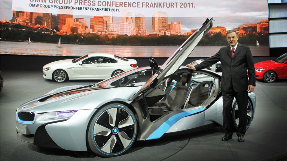 BMW i8 ble presentert i fjor høst og plug-in-hybriden kommer på markedet neste år.