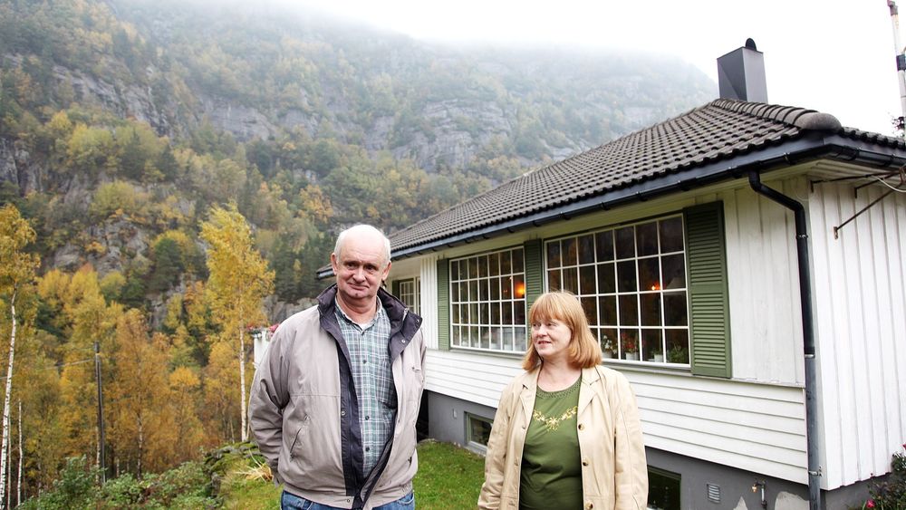 NYE PLANER: Ekteparet Inger Johanne Versland og Tor Peder Pedersen håper at de får fortsette å bo i huset sitt. FOTO: Mona Sprenger