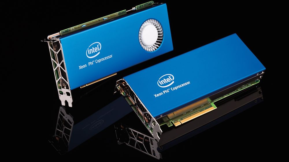 Rask som fy: Intels nye coprosessorkort for superdatamskiner skal få opp farten på slike regnemonstre. Det og mere til må til om selskapet skal klare å levere innmaten i maskiner som Intel tror vil yte en exaflop/s i 2018. Det er 10 i attende potens flyttalloperasjoner i sekundet.  