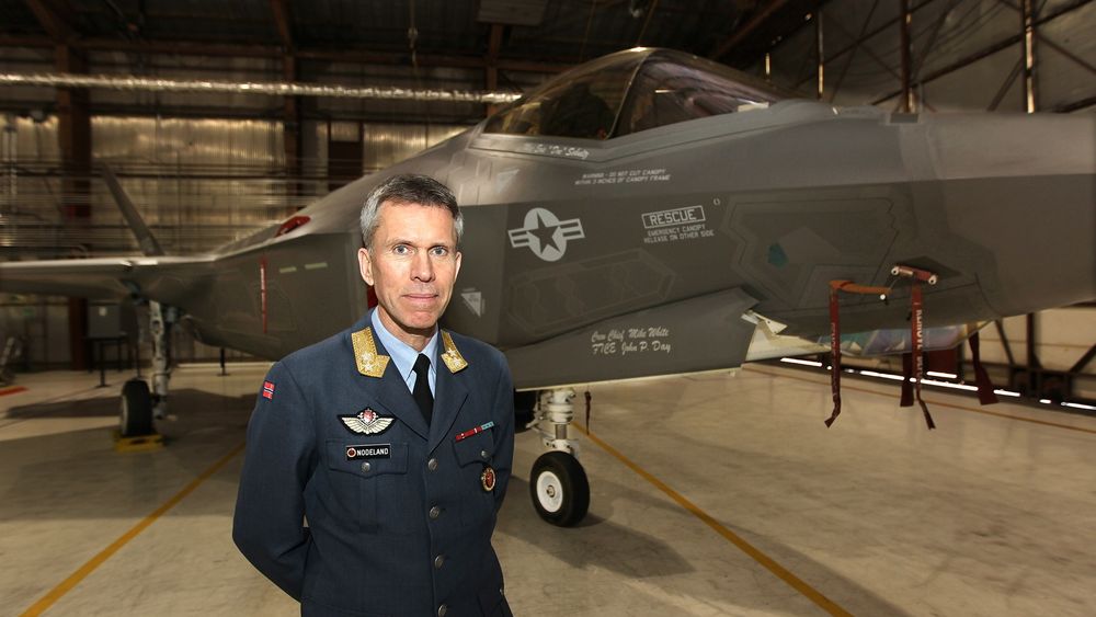 Stein Erik Nodeland er ansatt som ny direktør for Luftfartstilsynet bare 13 måneder etter at han begynte som programdirektør for F-35-programmet.