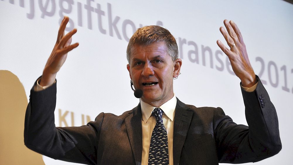 Miljøvernminister Erik Solheim sier klimameldingen tar tid fordi den omfatter alle sider av det norske samfunnet.