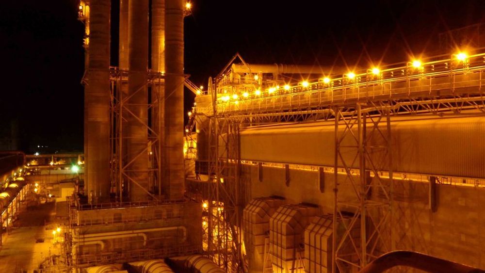 FJERNER FLUOR: Abu Dhabi aluminiumsverk med Alstom-teknologi for å fjerne fluor fra smelteverkets avgasser.