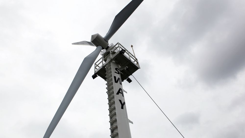ÅPNET: Pilotanlegget for Sways flytende vindturbin, Sway 1, ble i dag åpnet i Hjeltefjorden ved Kollsnes.