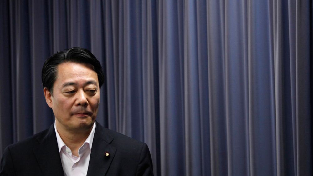 Teppet går ned for flere av økonomi-, handels- og industriminister Banri Kaiedas medarbeidere. Han vil blåse nytt liv i departementet som er ansvarlig for kjernekraftindustrien i Japan.