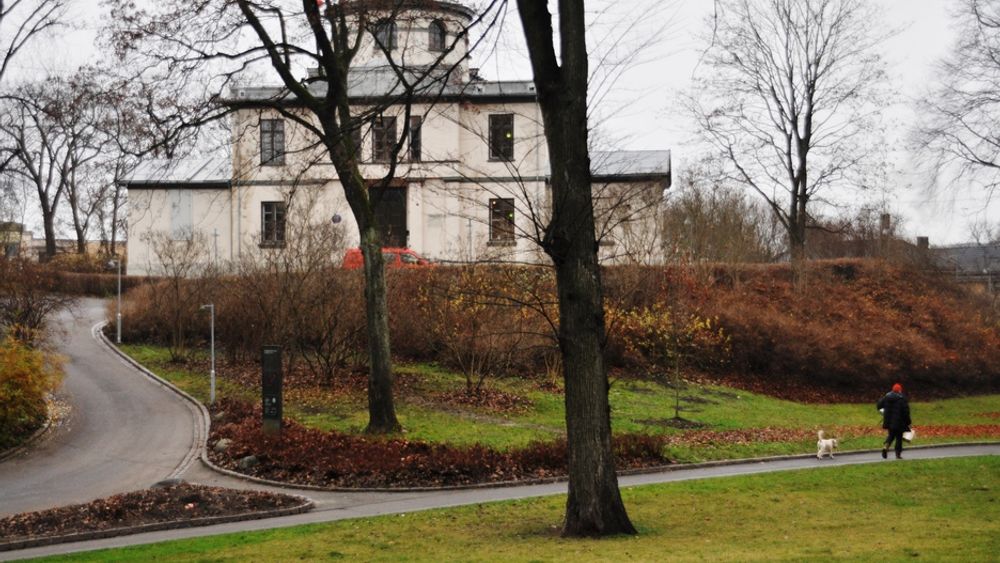 ÆRVERDIG: Observatoriet ligger rett ved Solli plass og ble opprinnelig åpnet i 1833.