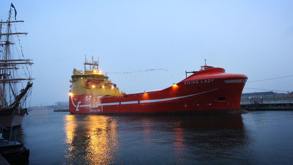 VISER VEI: Med batteripakke, brenselcelle og LNG-drift vil Viking Lady bli skikkelig hybrid. Her på vei inn til klimatoppmøtet i København i 2009.
