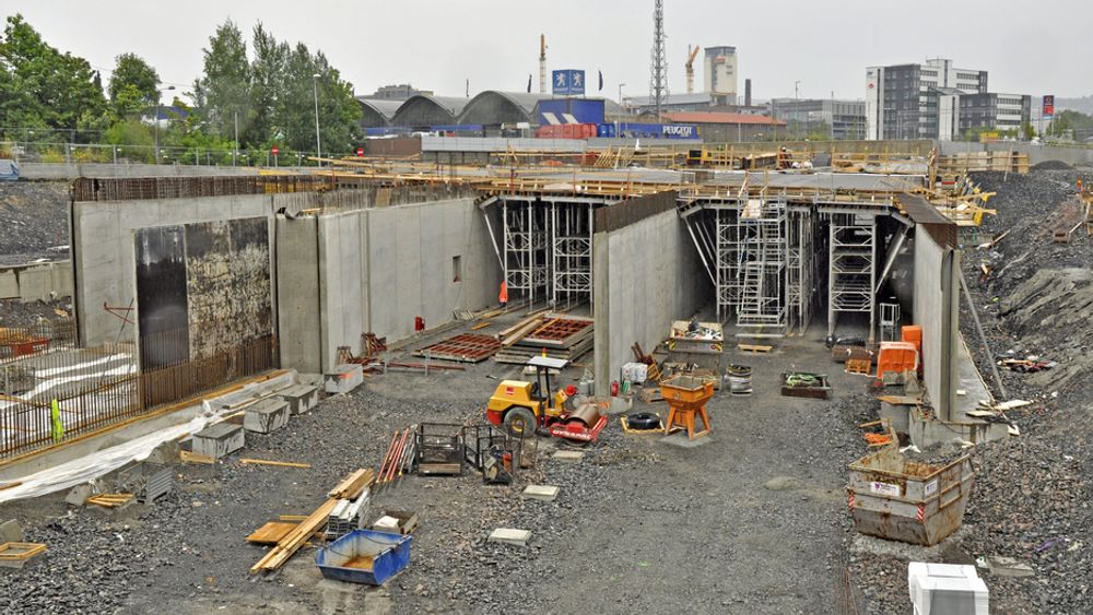 Disse veggene skal skille kjørebaner og ramper i Økerntunnelen. De som vil levere og montere SRO- og elektroteknisk anlegg i denne tunnelen, må gi anbud innen 3. oktober.