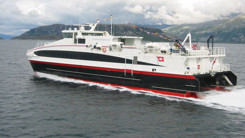 NOK NOx: Hurtigbåten Steigting er en av to katamaraner Torghatten Nord vil bygge om for å få ned NOx-utslipp og spare miljø og penger.