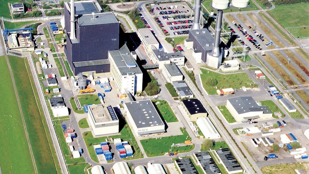 ALLEREDE STENGT: Vattenfalls tyske kjernekraftverk Brunsbüttel er blant dem som ikke får forlenget levetid. Kraftverket er uansett stengt på grunn av driftsproblemer. Andre energiselskaper vurderer å kreve erstatning av staten fordi kraftverkene ikke kan sies å være farligere nå enn før atomulykken i Japan.